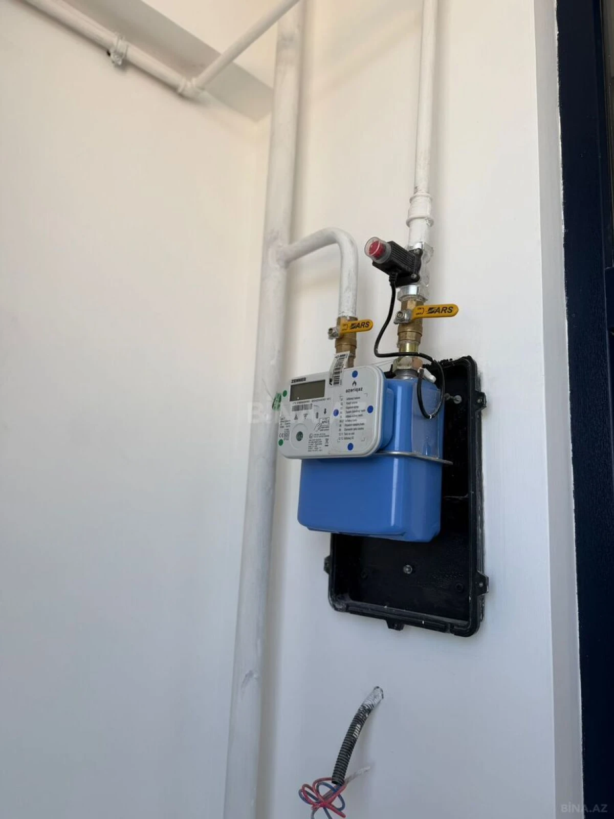 Satılır 2 otaqlı mənzil 77 m²