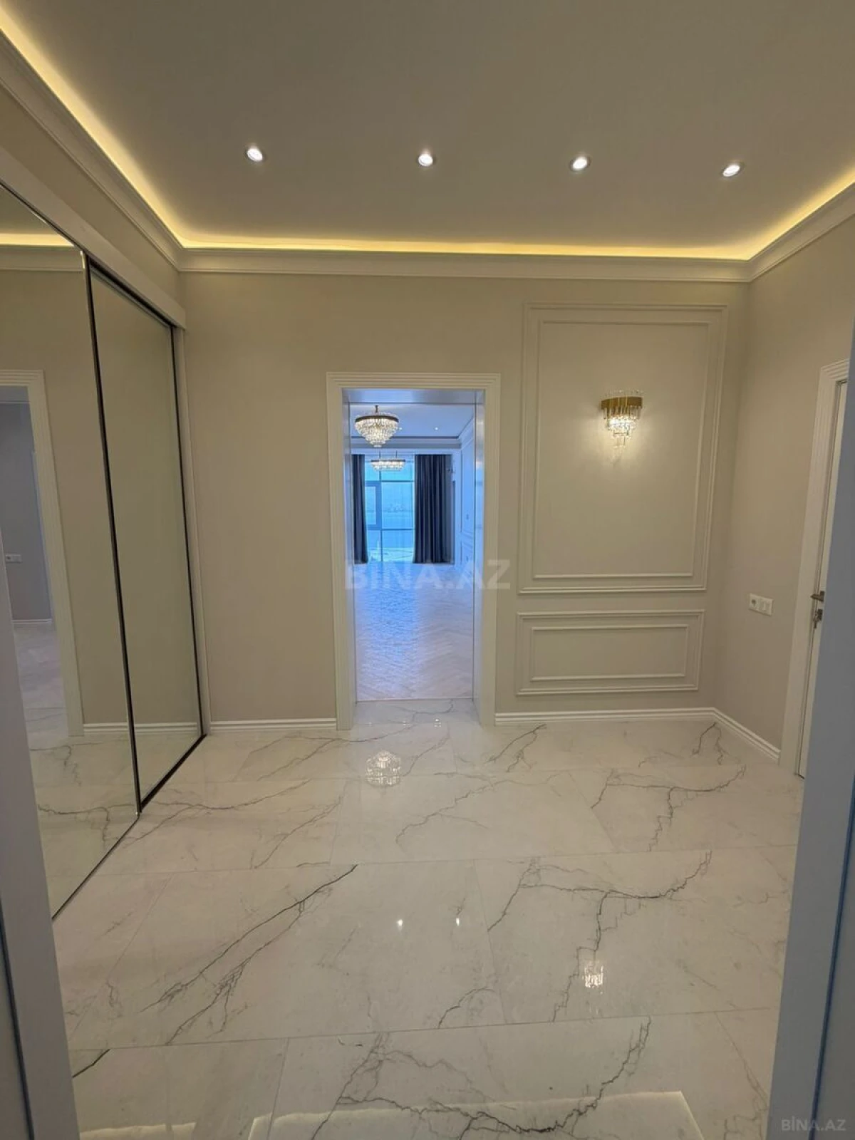 Satılır 2 otaqlı mənzil 77 m²