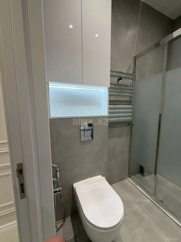 Satılır 2 otaqlı mənzil 77 m²