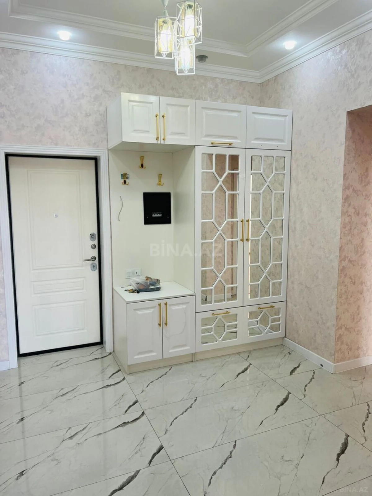 Kirayə verilir 3 otaqlı mənzil 101 m²