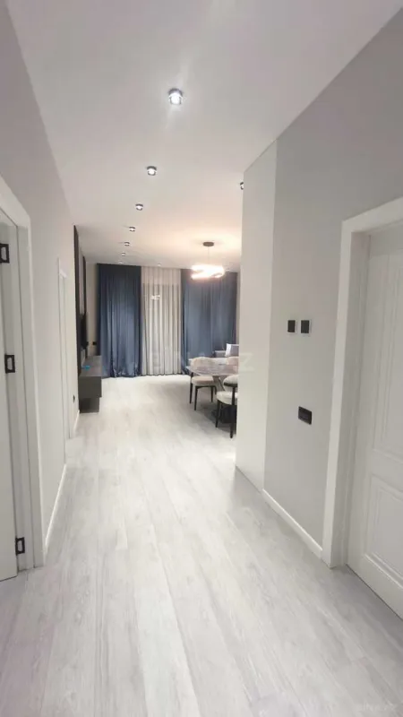 Satılır 3 otaqlı mənzil 91.9 m²
