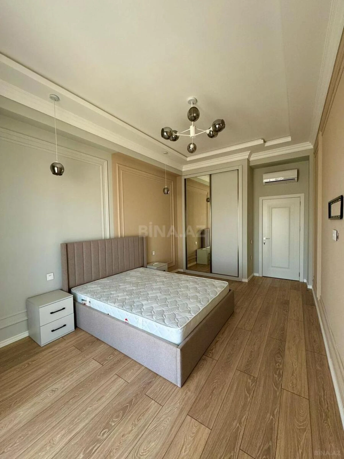 Kirayə verilir 3 otaqlı mənzil 105 m²