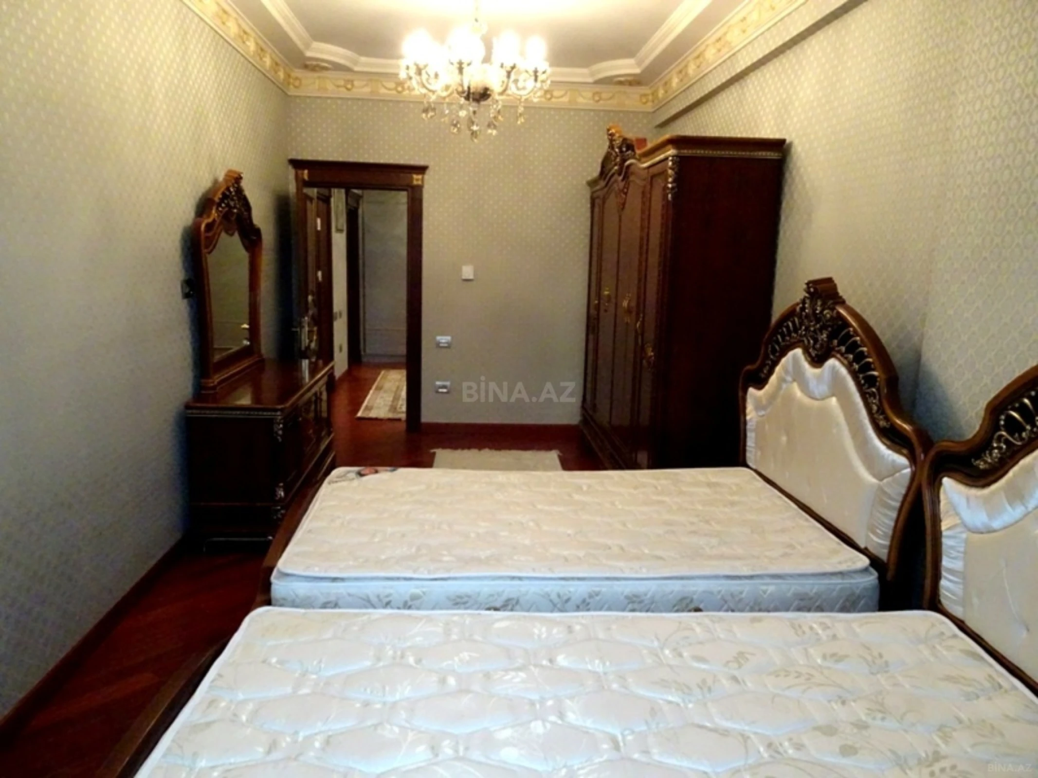 Kirayə verilir 3 otaqlı mənzil 140 m²