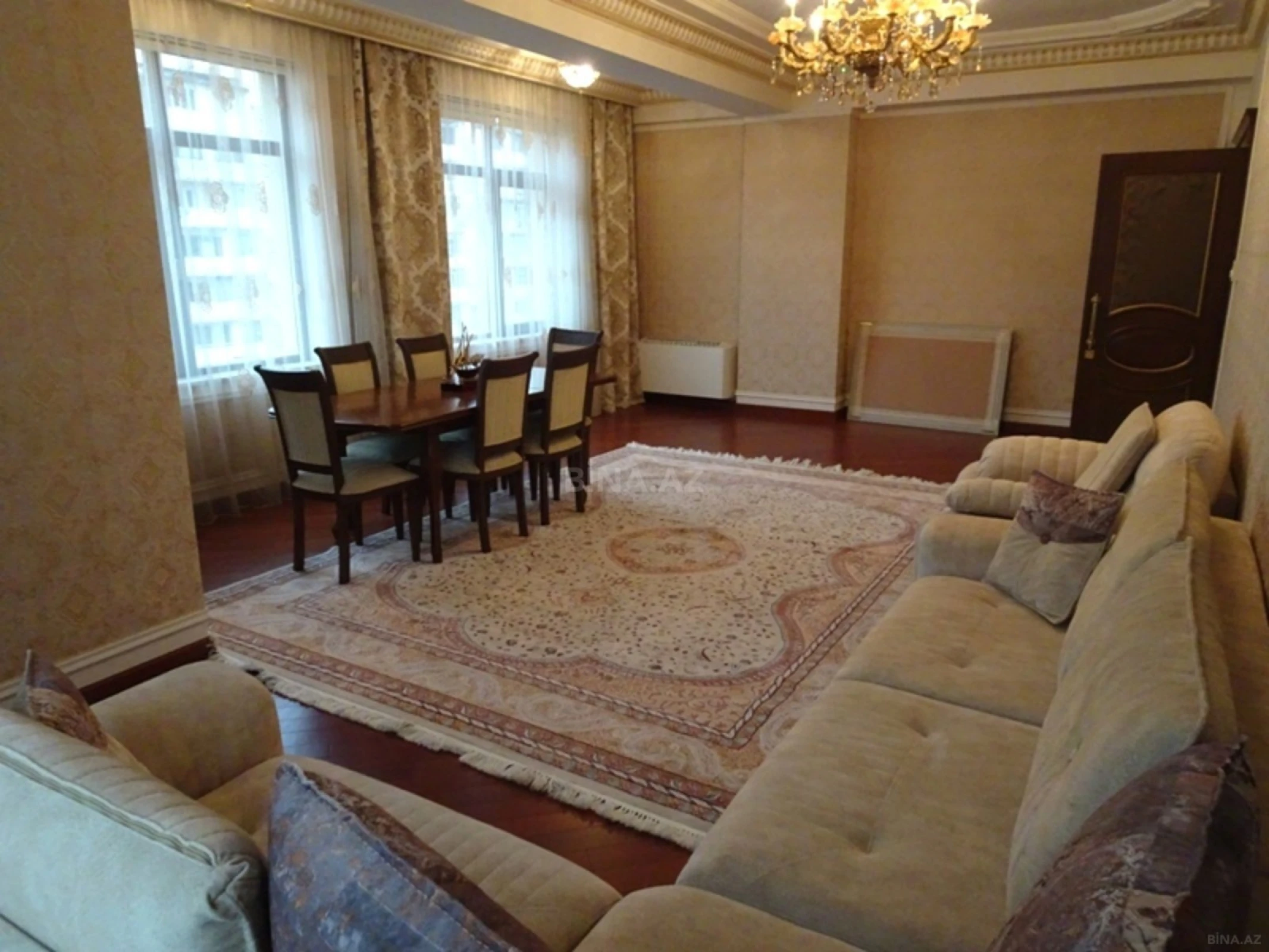 Kirayə verilir 3 otaqlı mənzil 140 m²