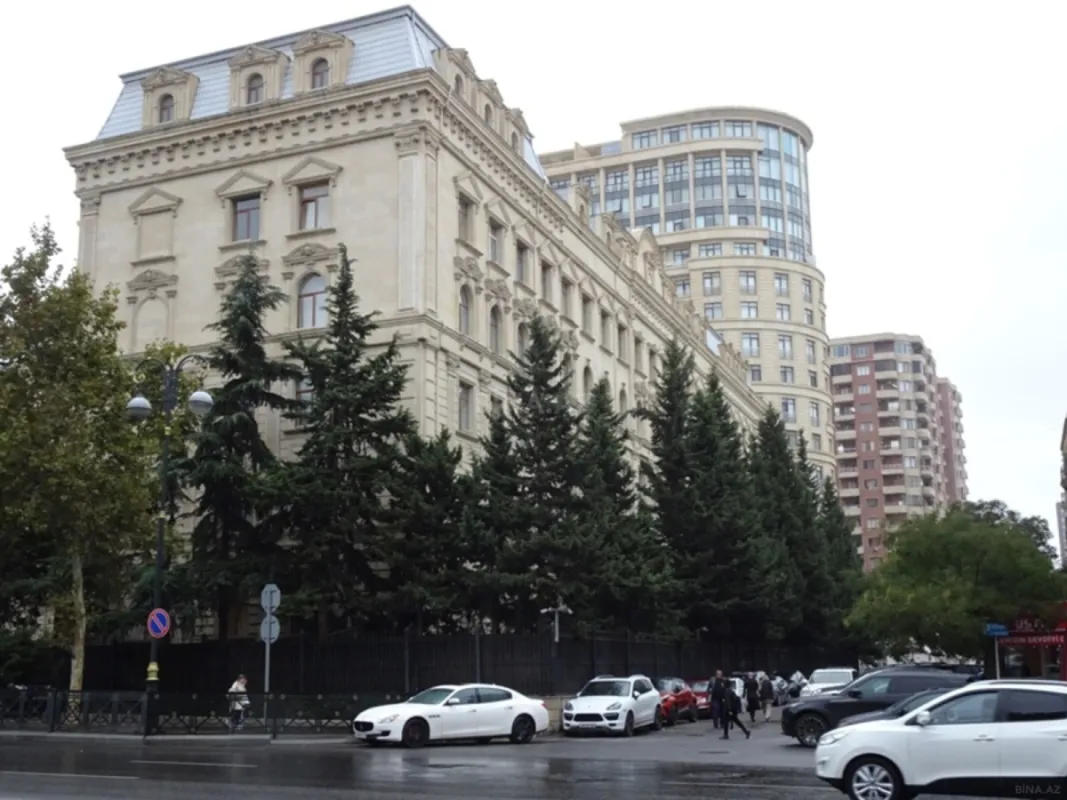 Kirayə verilir 3 otaqlı mənzil 140 m²