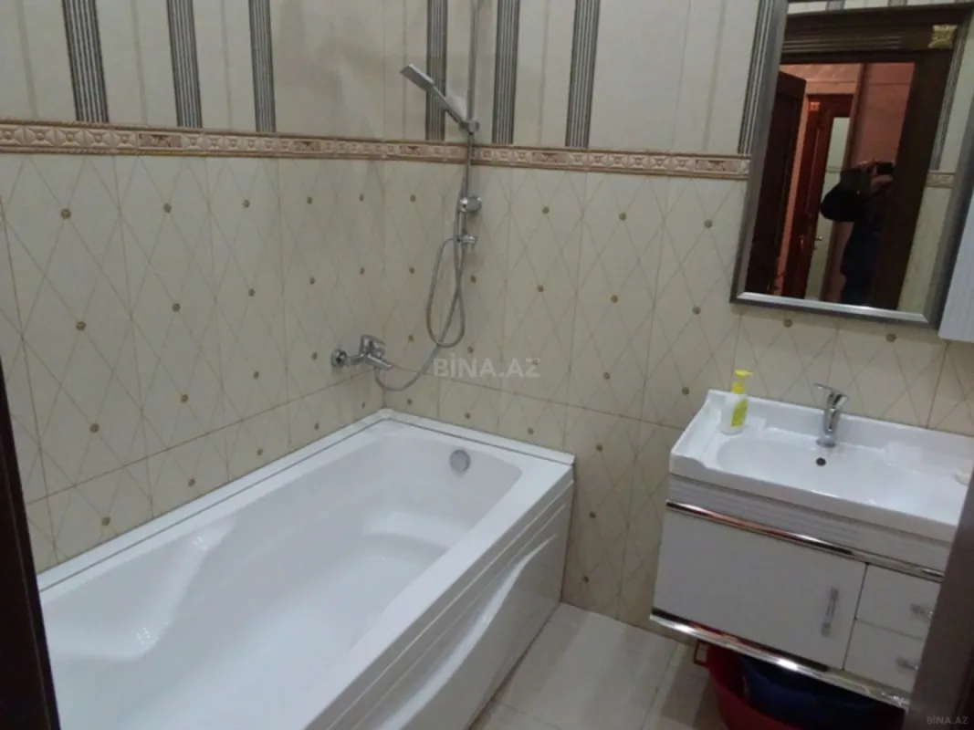 Kirayə verilir 3 otaqlı mənzil 140 m²