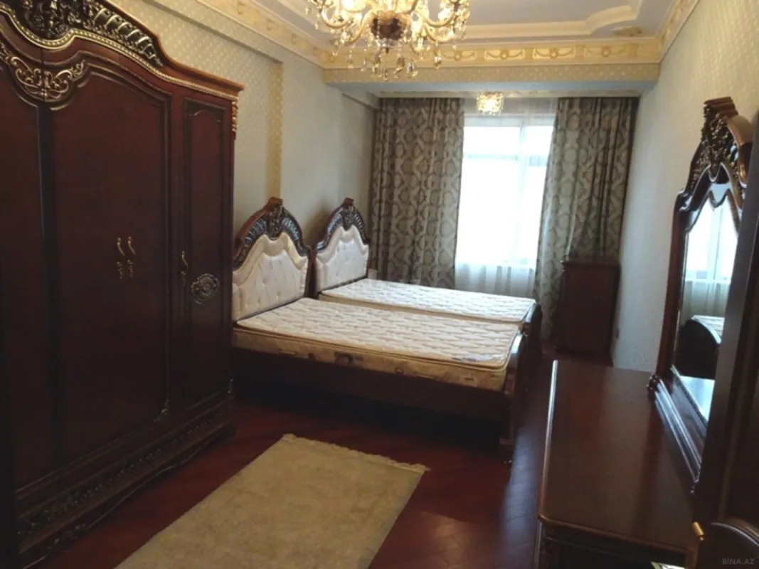 Kirayə verilir 3 otaqlı mənzil 140 m²