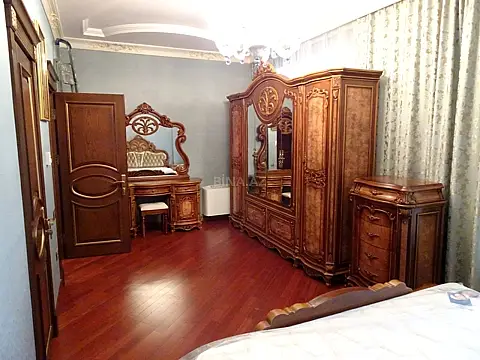 Kirayə verilir 3 otaqlı mənzil 140 m²