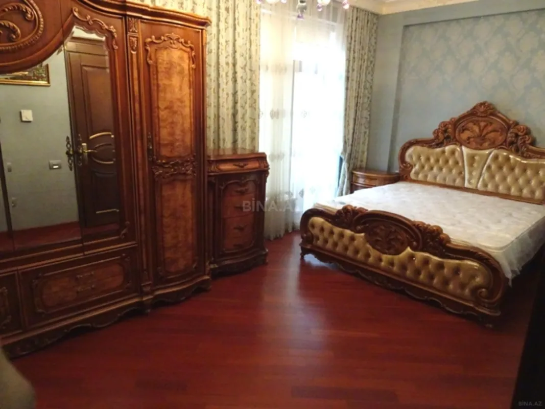 Kirayə verilir 3 otaqlı mənzil 140 m²