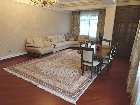 Kirayə verilir 3 otaqlı mənzil 140 m²