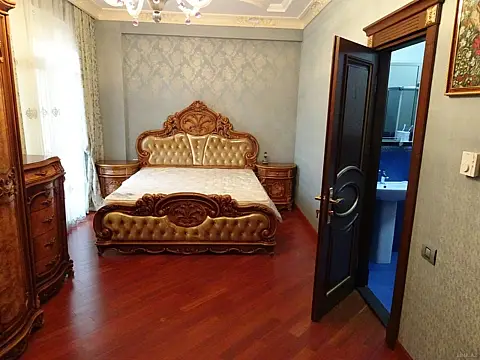 Kirayə verilir 3 otaqlı mənzil 140 m²