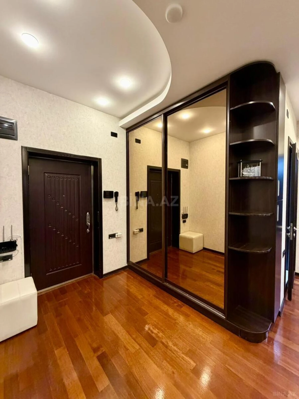 Kirayə verilir 3 otaqlı mənzil 110 m²