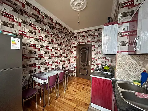 Kirayə verilir 2 otaqlı mənzil 85 m²