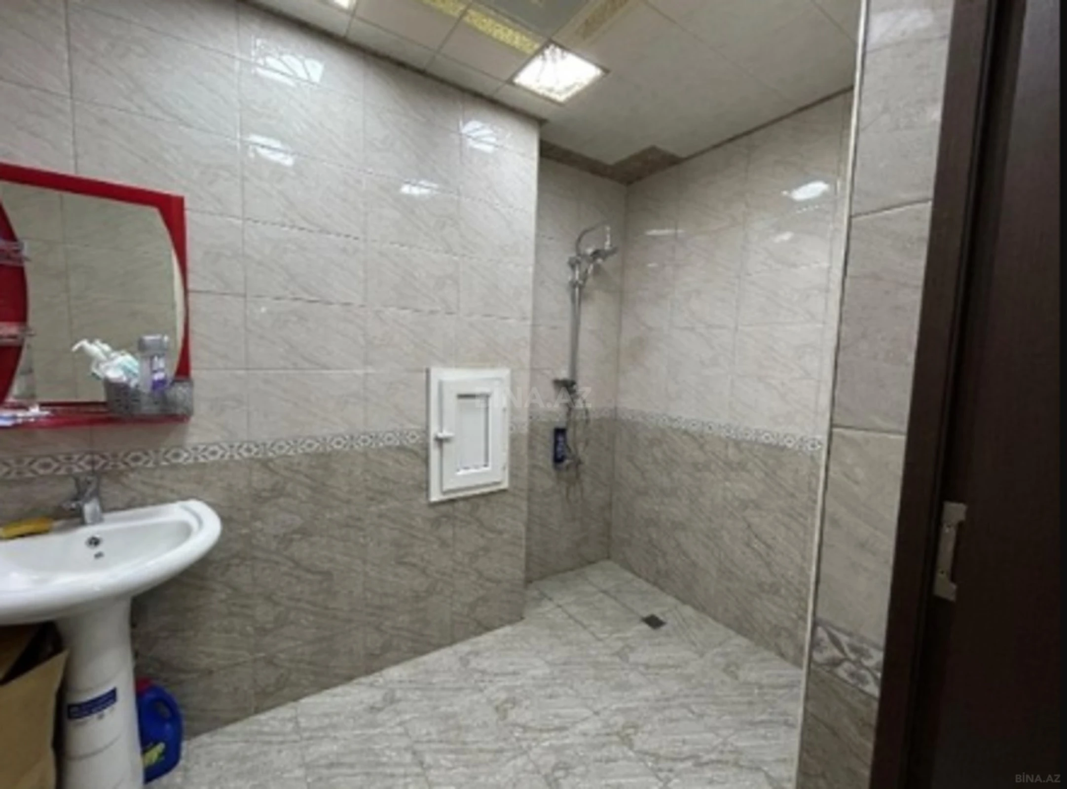 Kirayə verilir 2 otaqlı mənzil 85 m²