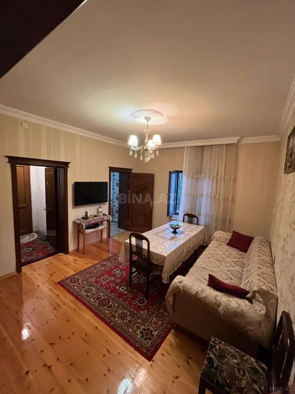 Satılır 6 otaqlı həyət evi 140 m²