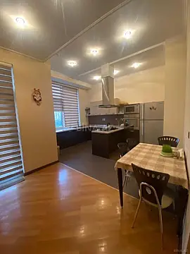 Satılır 4 otaqlı mənzil 170 m²