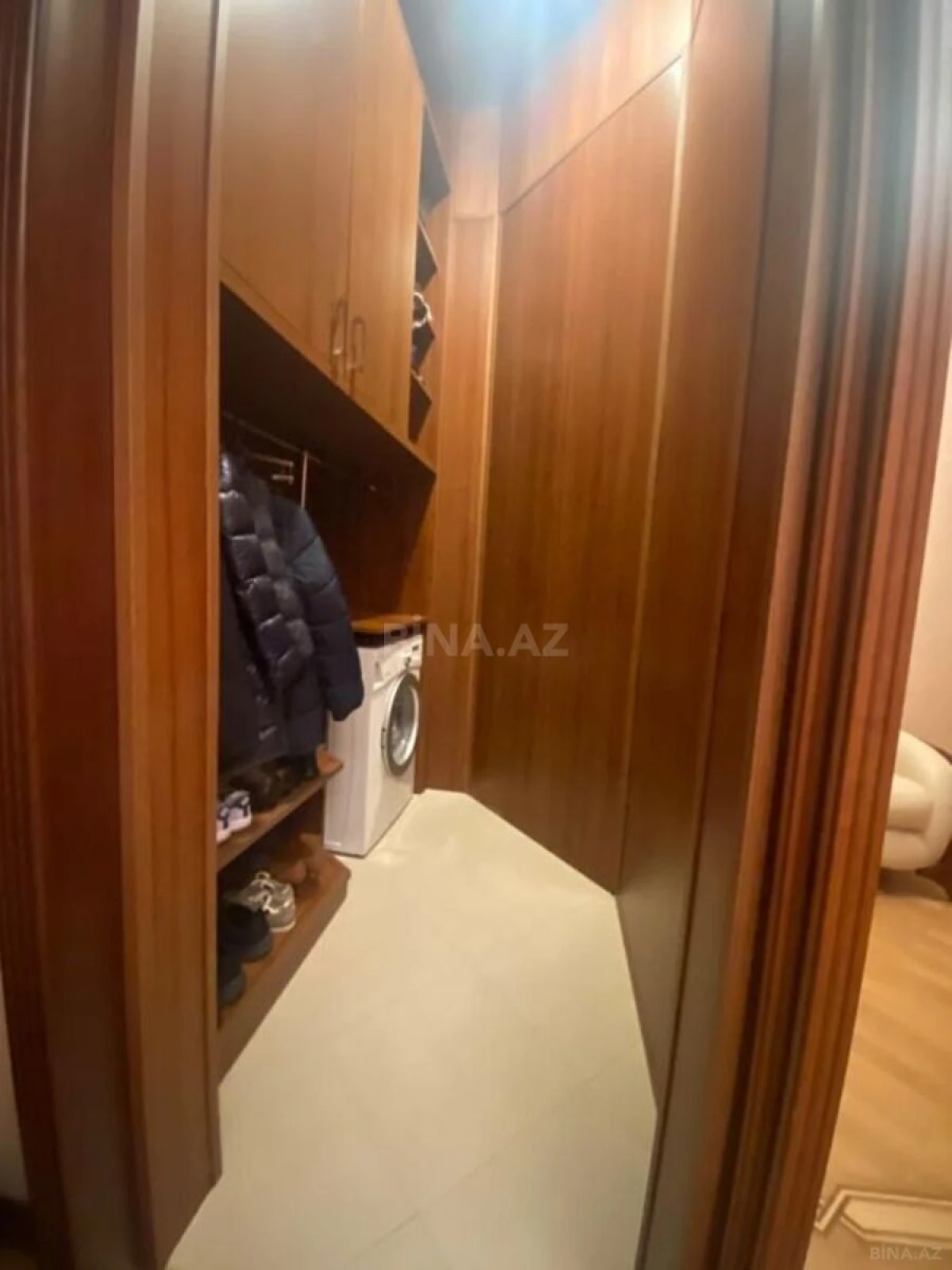 Satılır 4 otaqlı mənzil 170 m²