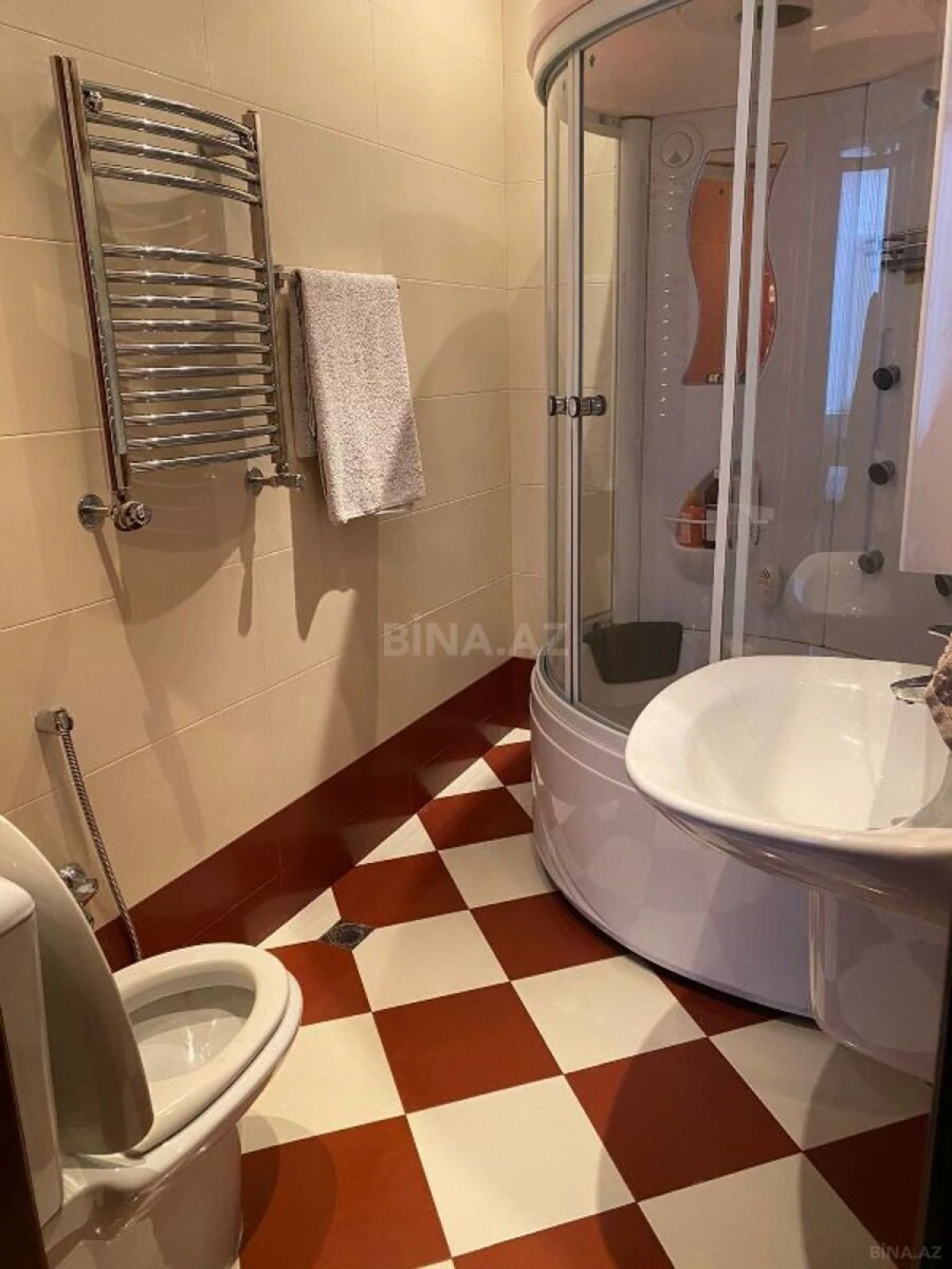 Satılır 4 otaqlı mənzil 170 m²