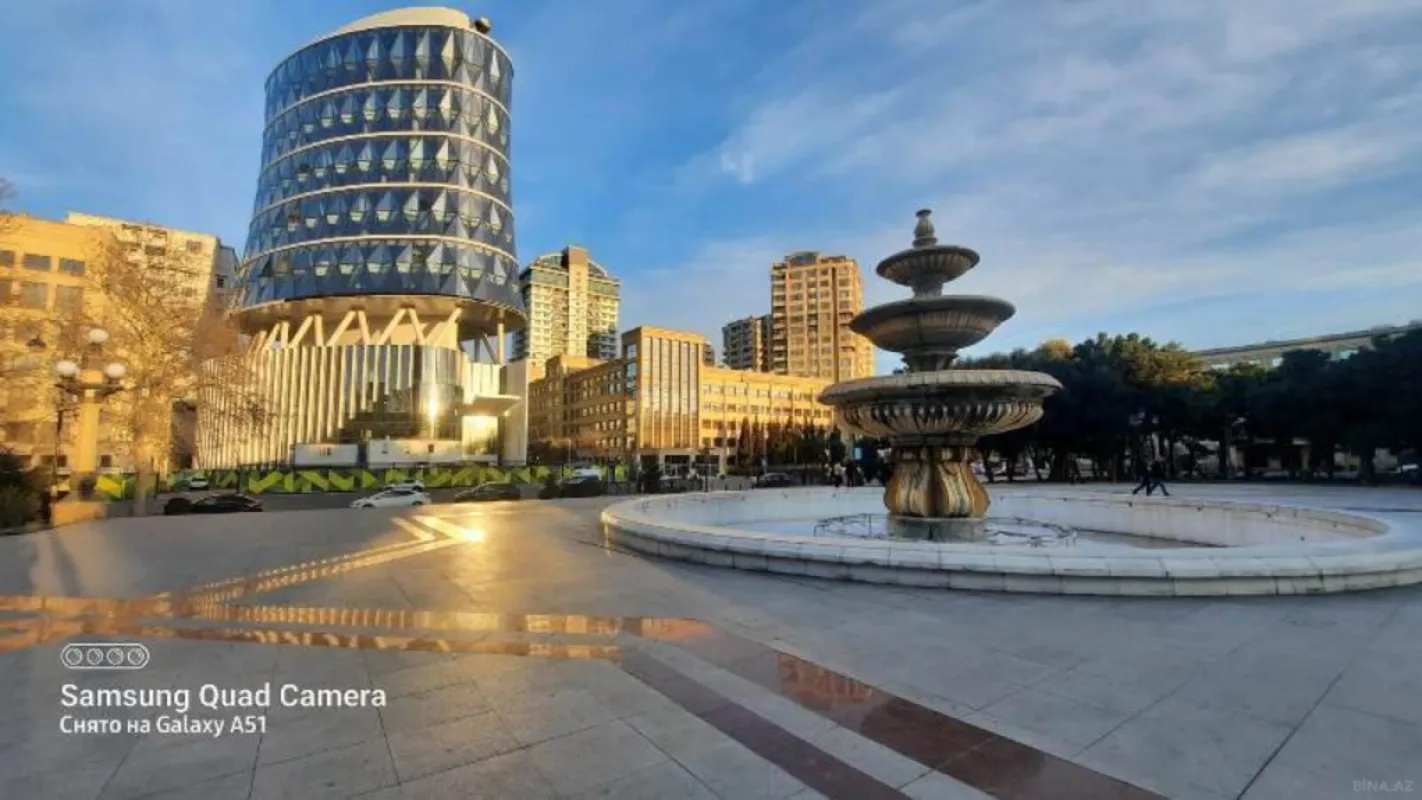 Satılır 4 otaqlı mənzil 170 m²