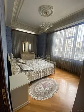 Satılır 4 otaqlı mənzil 170 m²