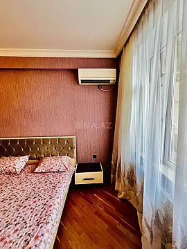 Satılır 3 otaqlı mənzil 145 m²