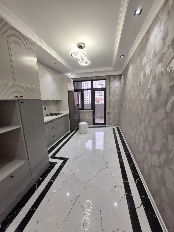 Kirayə verilir 3 otaqlı mənzil 140 m²