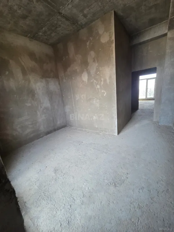 Satılır 5 otaqlı mənzil 178 m²