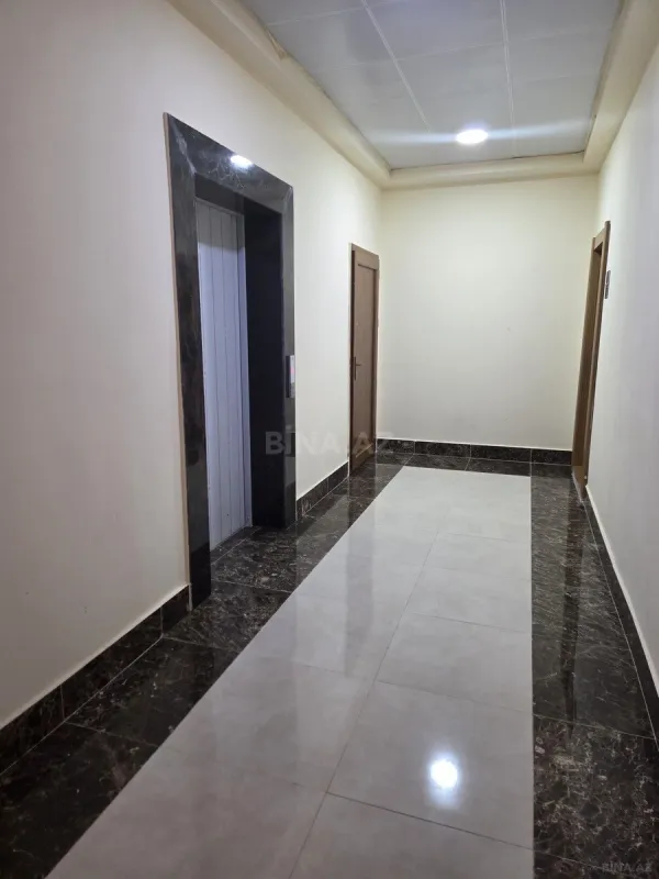 Satılır 5 otaqlı mənzil 178 m²