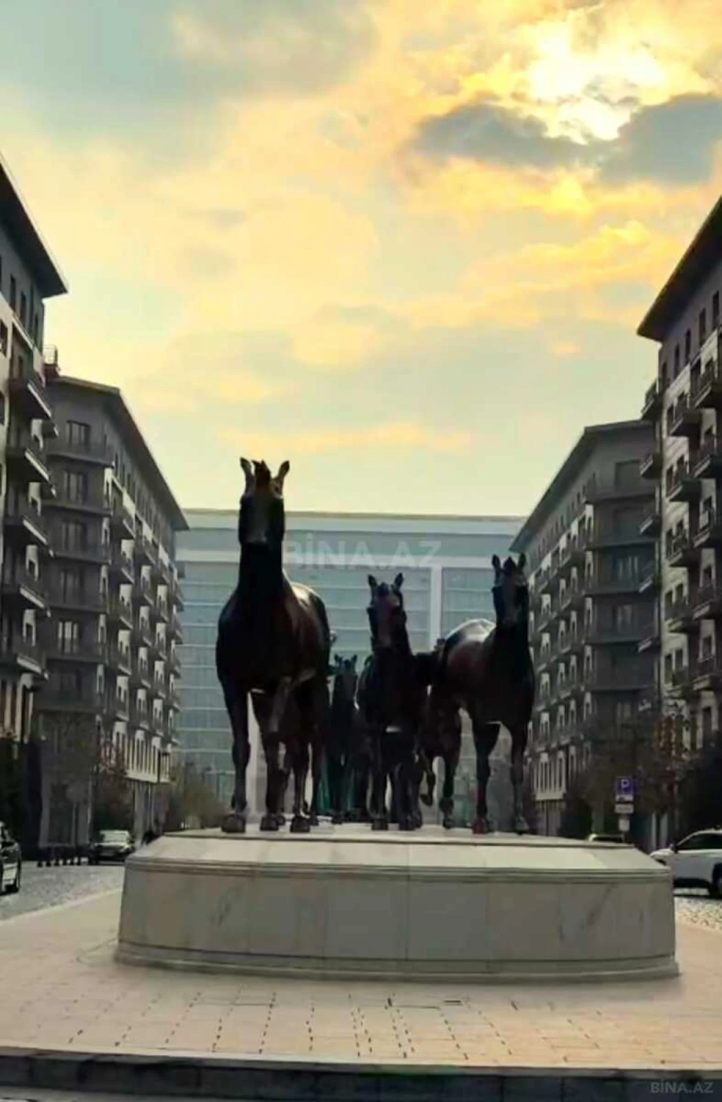 Satılır 5 otaqlı mənzil 178 m²