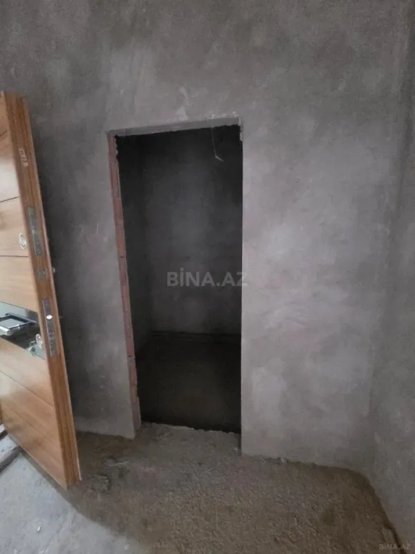 Satılır 5 otaqlı mənzil 178 m²