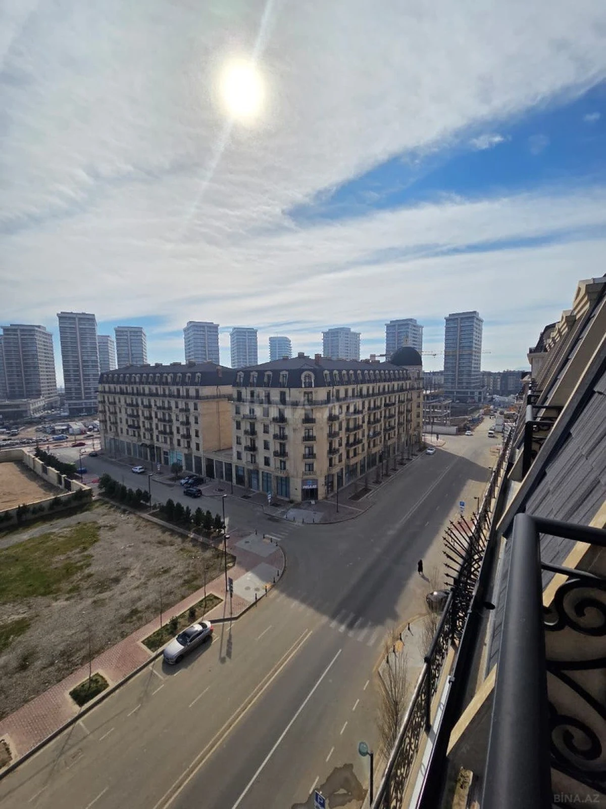 Satılır 5 otaqlı mənzil 178 m²