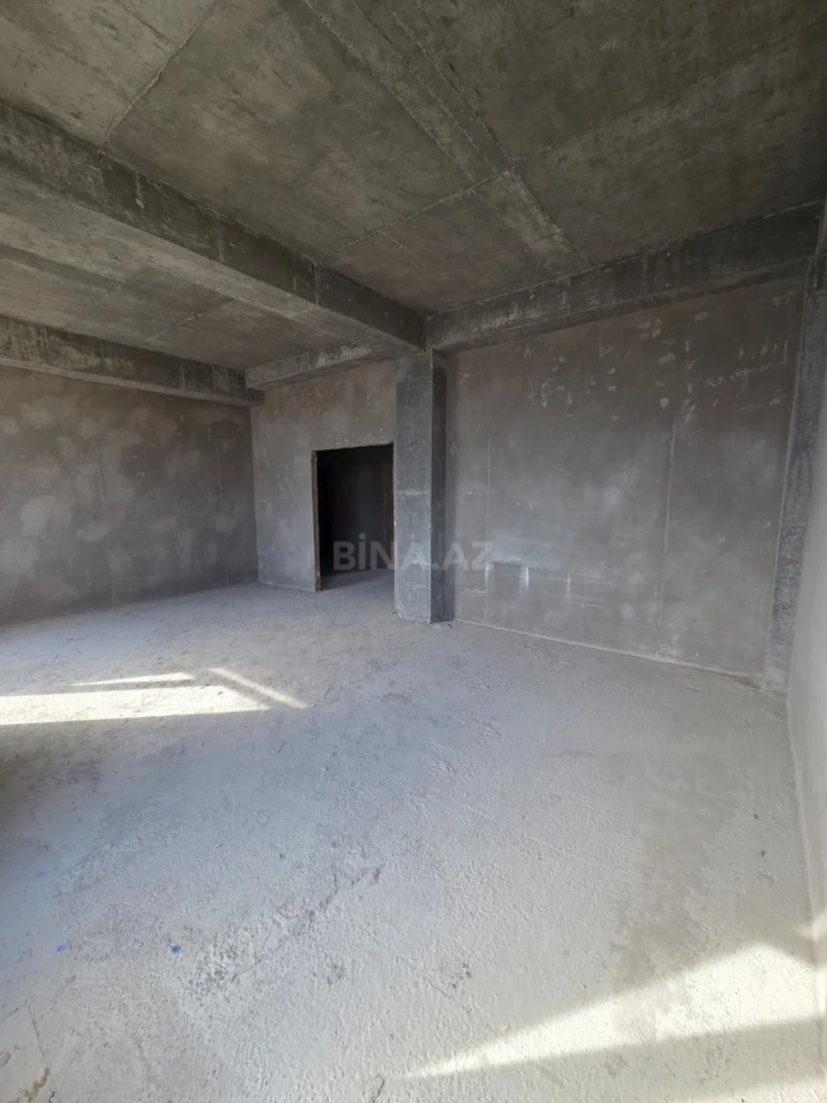 Satılır 5 otaqlı mənzil 178 m²