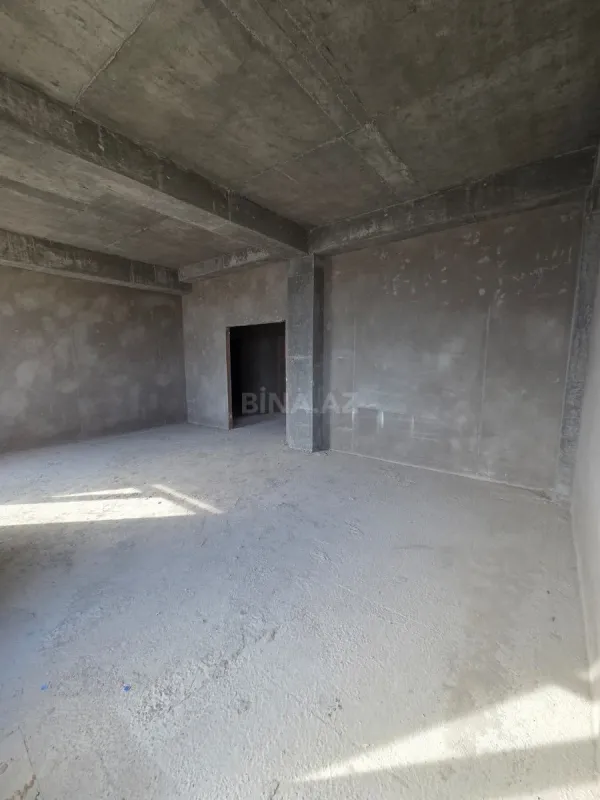 Satılır 5 otaqlı mənzil 178 m²