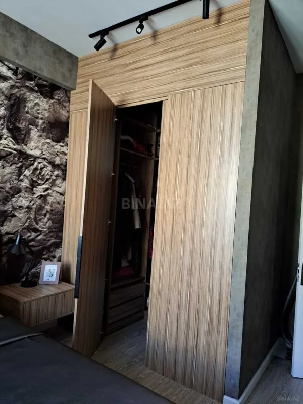 Satılır 4 otaqlı mənzil 107 m²