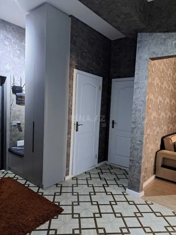 Satılır 4 otaqlı mənzil 107 m²