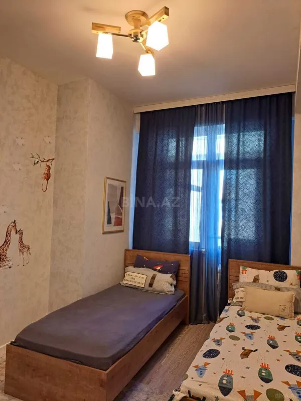 Satılır 4 otaqlı mənzil 107 m²