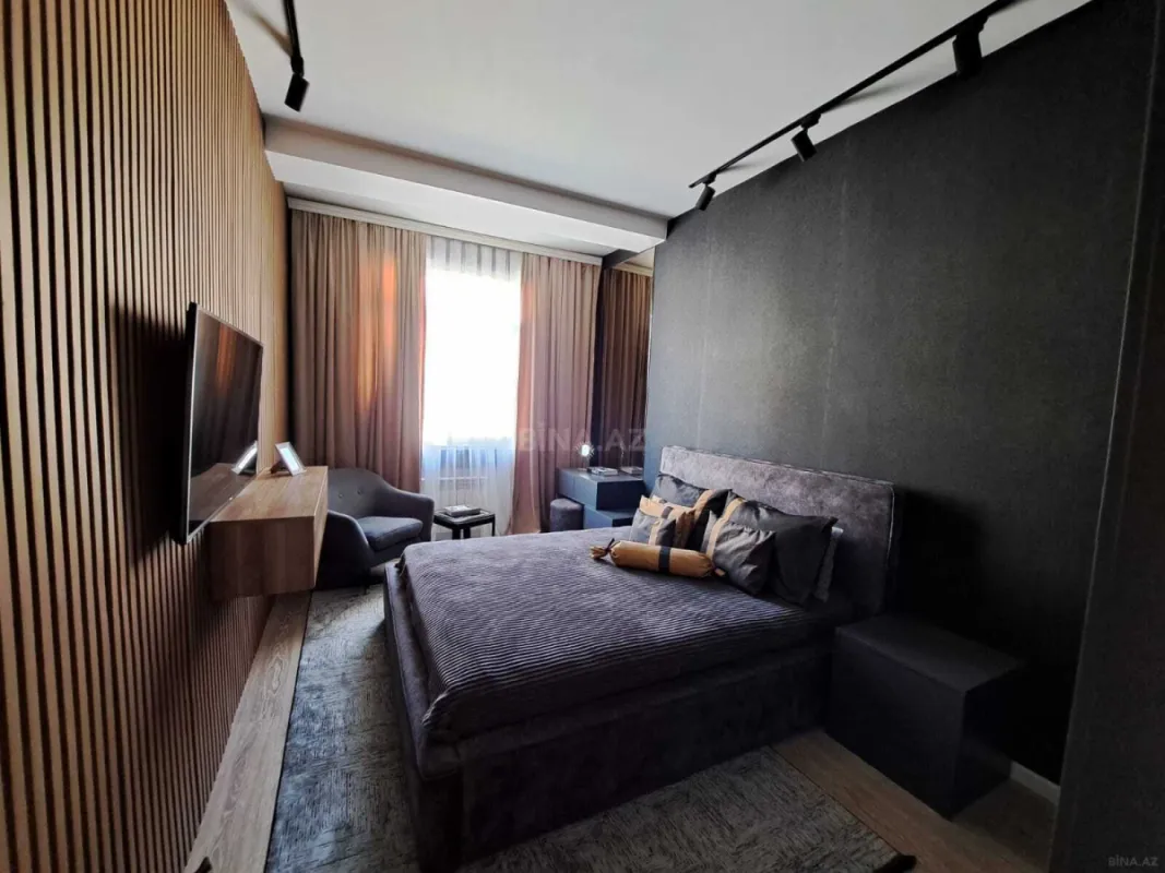 Satılır 4 otaqlı mənzil 107 m²