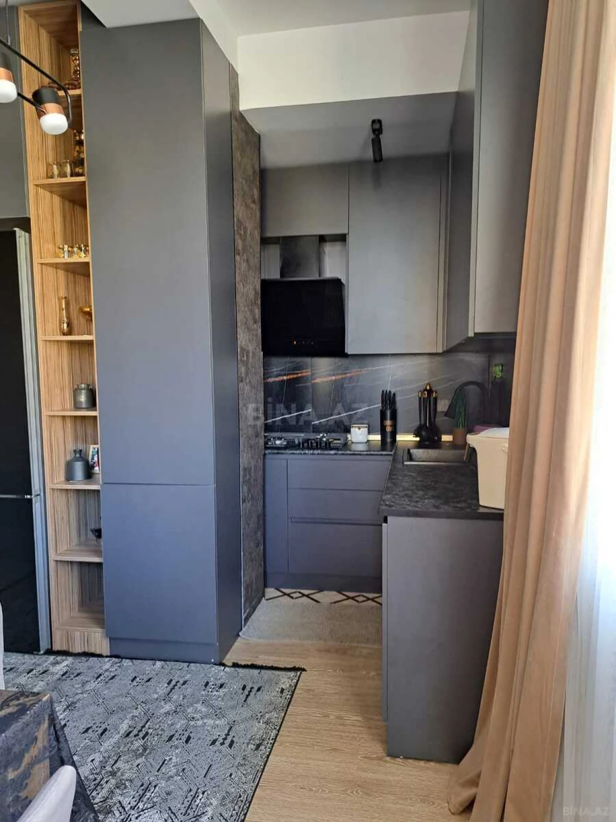Satılır 4 otaqlı mənzil 107 m²