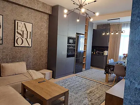 Satılır 4 otaqlı mənzil 107 m²