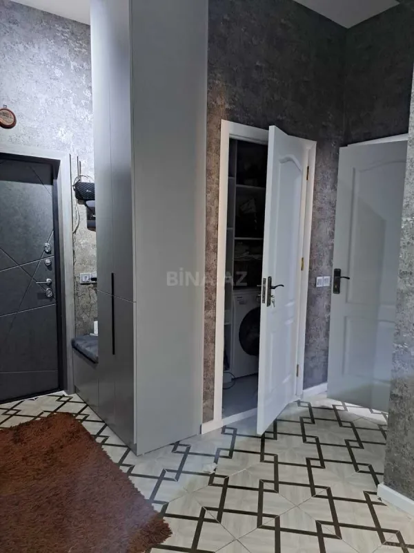 Satılır 4 otaqlı mənzil 107 m²