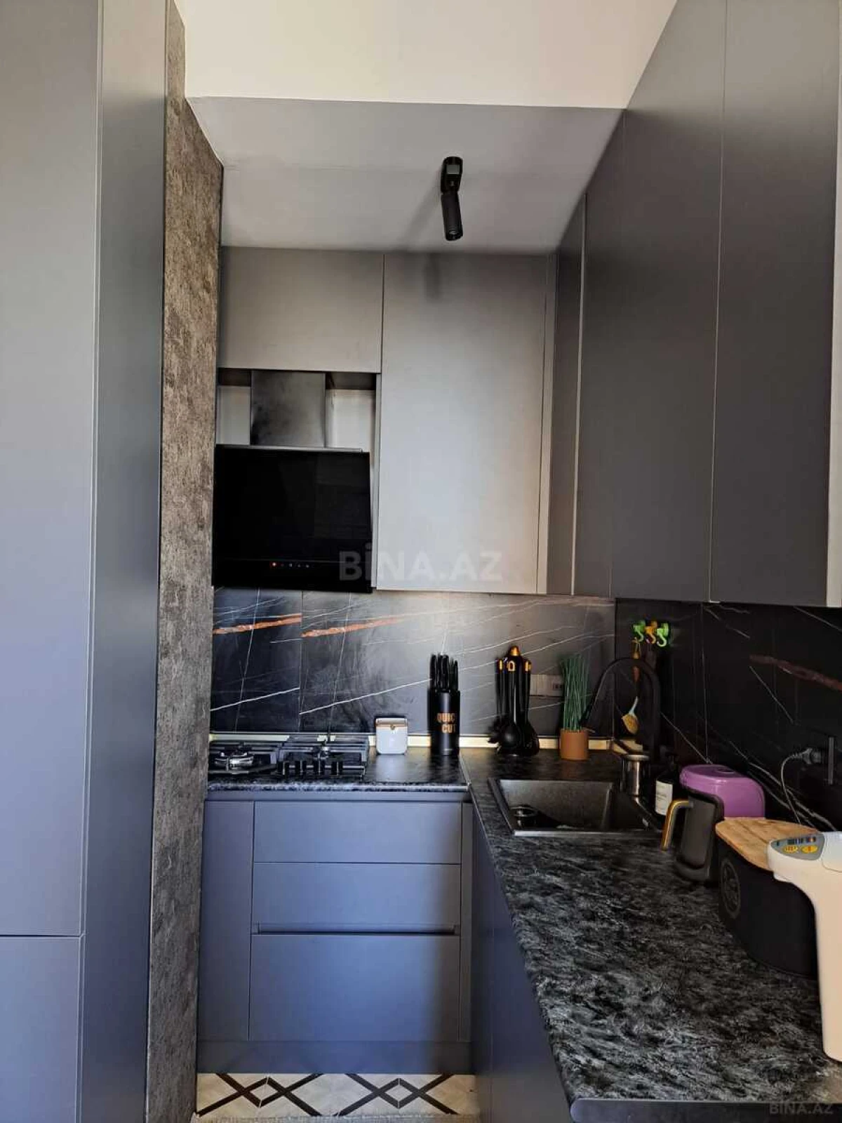 Satılır 4 otaqlı mənzil 107 m²