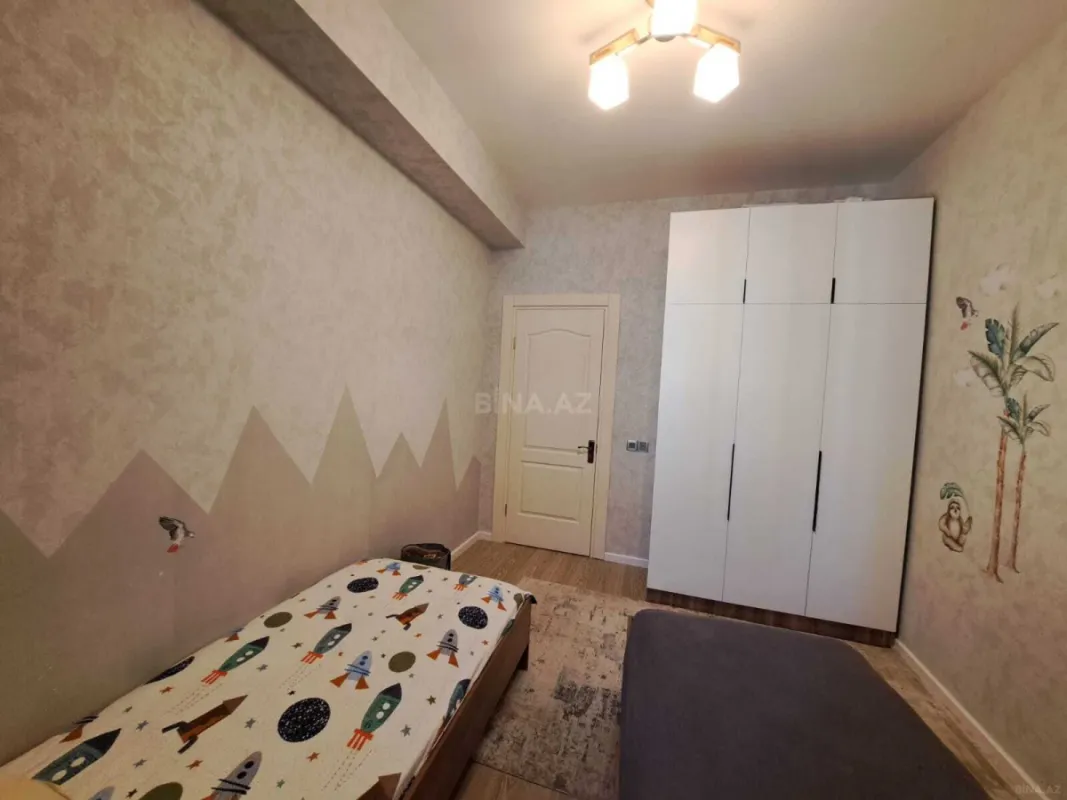 Satılır 4 otaqlı mənzil 107 m²