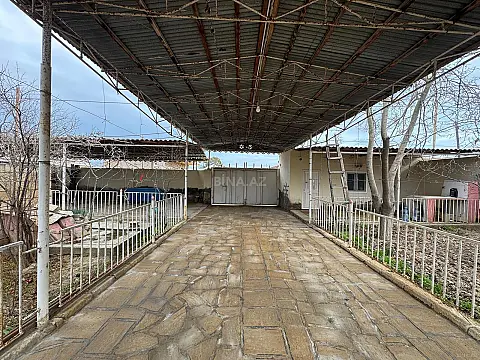 Satılır 4 otaqlı həyət evi 164 m²