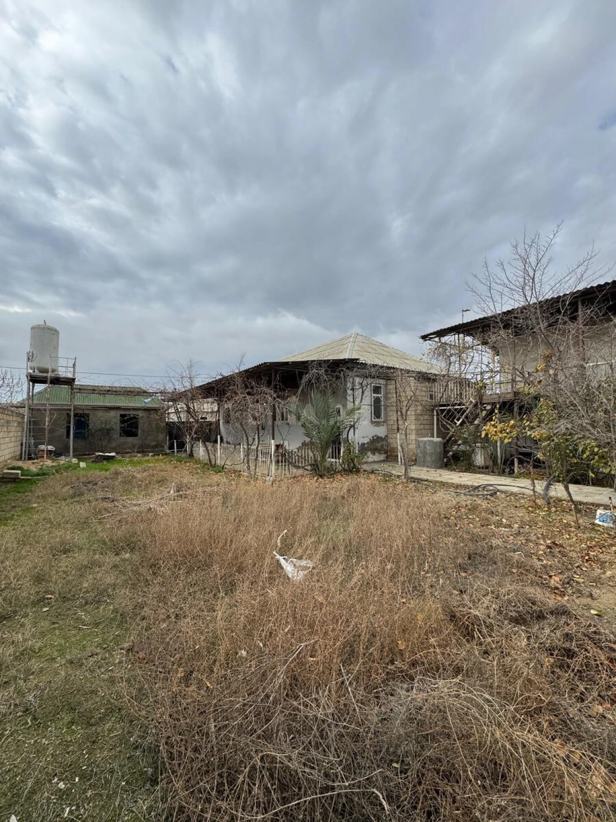 Satılır 4 otaqlı həyət evi 164 m²