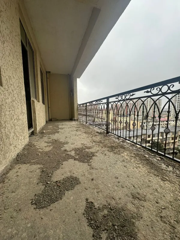 Satılır 2 otaqlı mənzil 107 m²