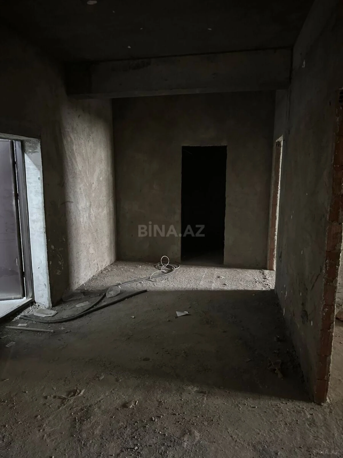 Satılır 2 otaqlı mənzil 107 m²