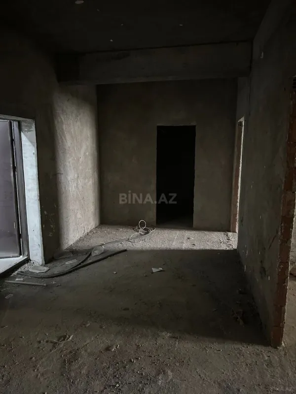 Satılır 2 otaqlı mənzil 107 m²