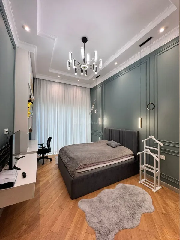 Satılır 4 otaqlı mənzil 180 m²