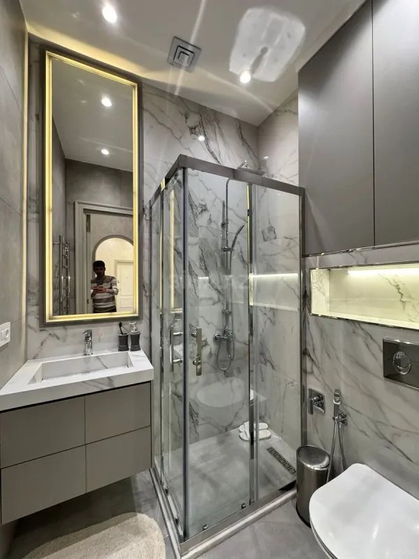 Satılır 4 otaqlı mənzil 180 m²