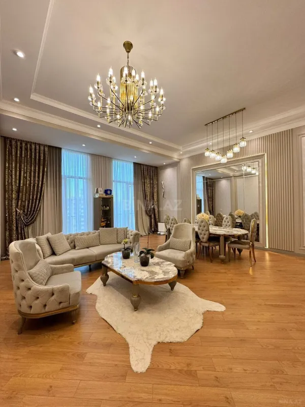 Satılır 4 otaqlı mənzil 180 m²